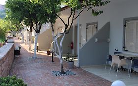 Milto'S Studios